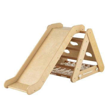 Children's climbing wall, with ramp and net